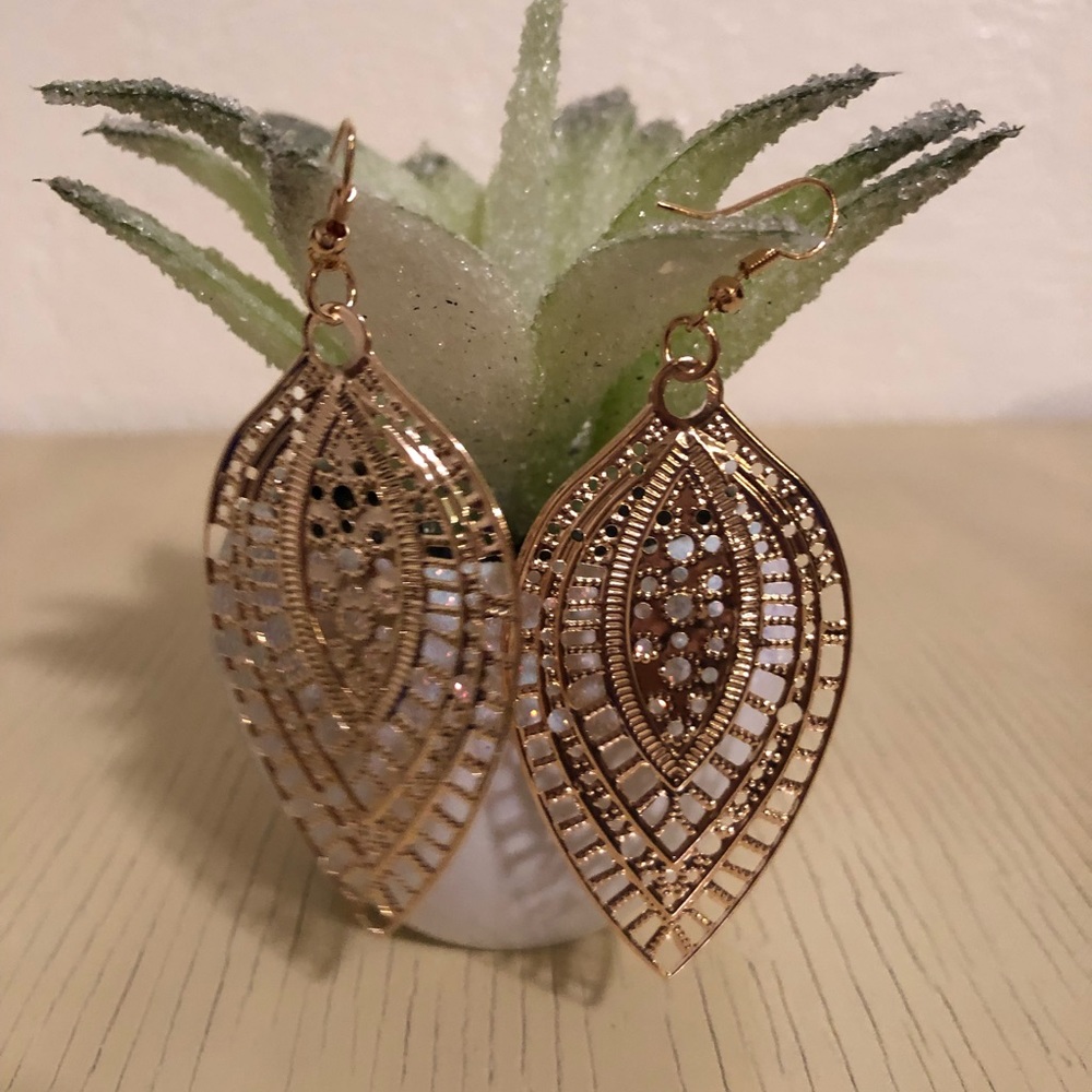 Dangle Earrings11 - Picture 3 of 3